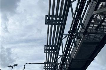 Piping & Construction: Kunststof leidingen en leidingbrug